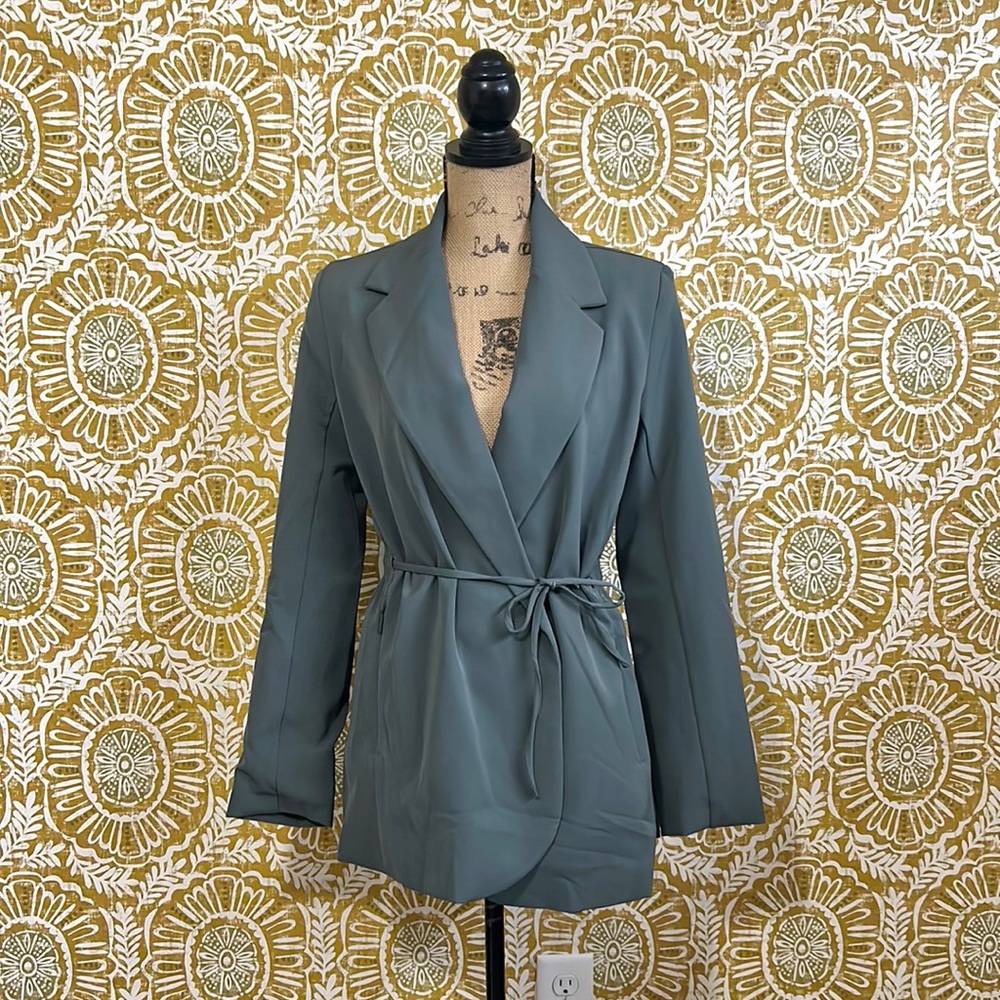 Athleta Endless Prima Twill Breathable Blazer in Greyish Green size 12